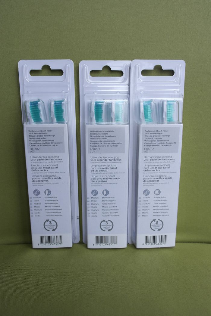 lot brosse à dents Sonicare + 3 têtes - photo numéro 4