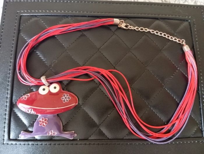 Collier  grenouille