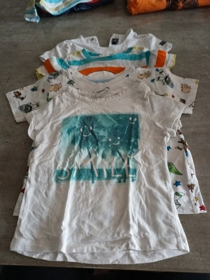 Tshirt fond blanc 18m