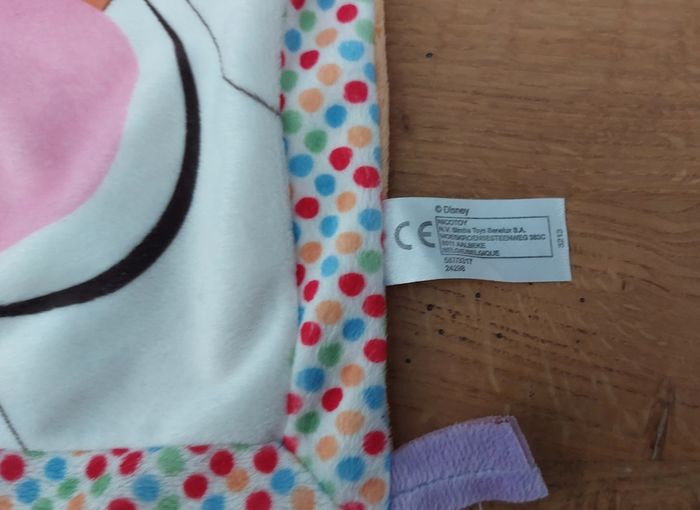 Doudou plat carré Tigrou imprimé fleur Disney - Nicotoy
- photo numéro 3
