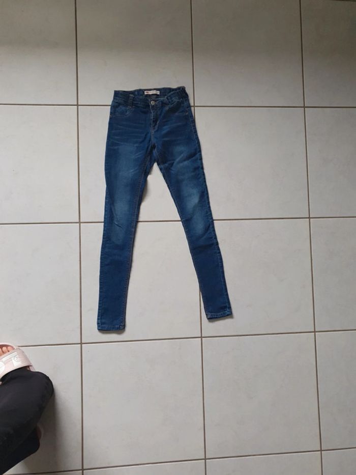 Jean Levi's super skinny 710 12 ans chelo