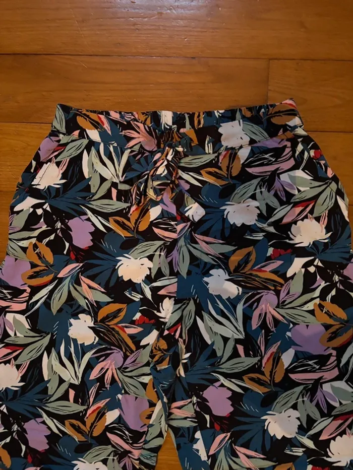 Pantalon fleuri - photo numéro 2