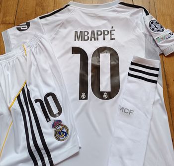Kit football taille 14 ans Mbappé Real Madrid blanc modèle 2026