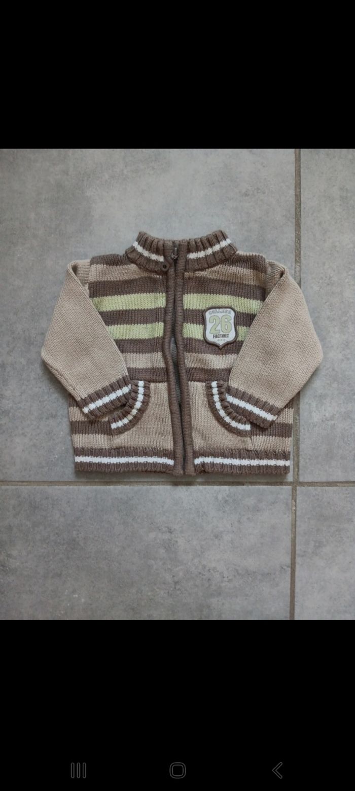 Lot pulls/vestes 6 mois - photo numéro 8