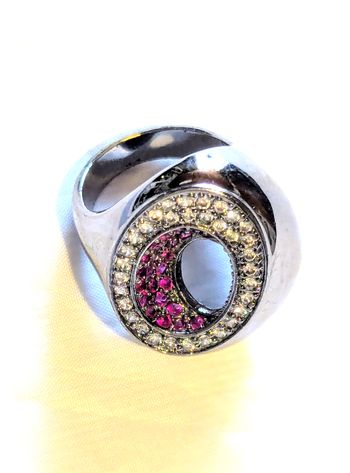 Bague Chevalière Double Ovales Enfoncés Pierres Blanches Roses Strass Bijou Argenté Fantaisie Femmes