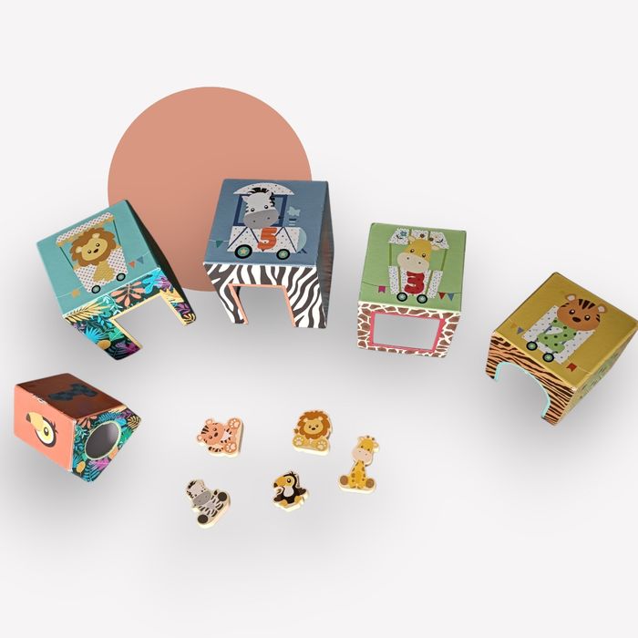 Cubes d’éveil empilables en bois et carton avec petits animaux