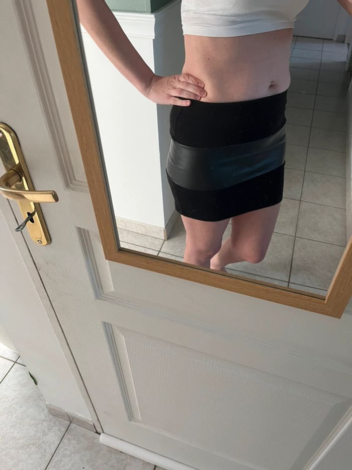 Jupe courte - photo numéro 2