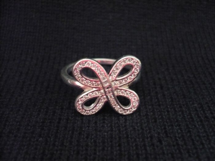 Bague en argent et zirconias