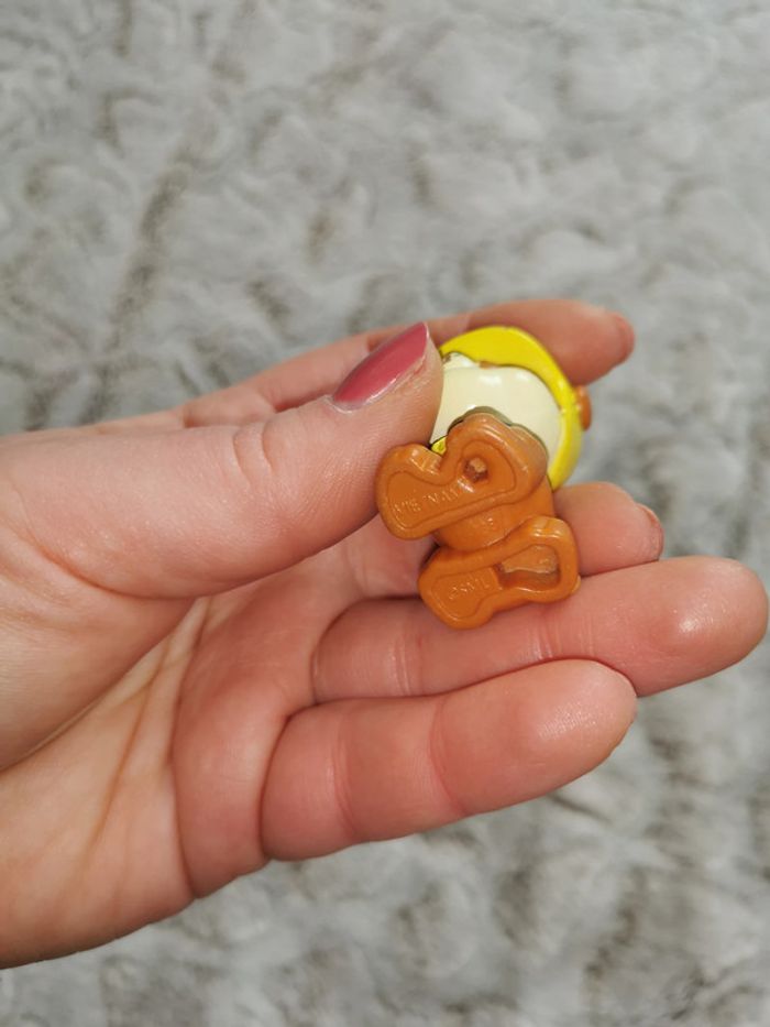 Figurine Pat Patrouille casque jaune - photo numéro 3