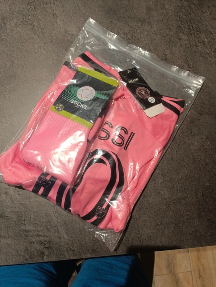 Tenue football Léo Messi Inter Miami rose t.28 - photo numéro 5