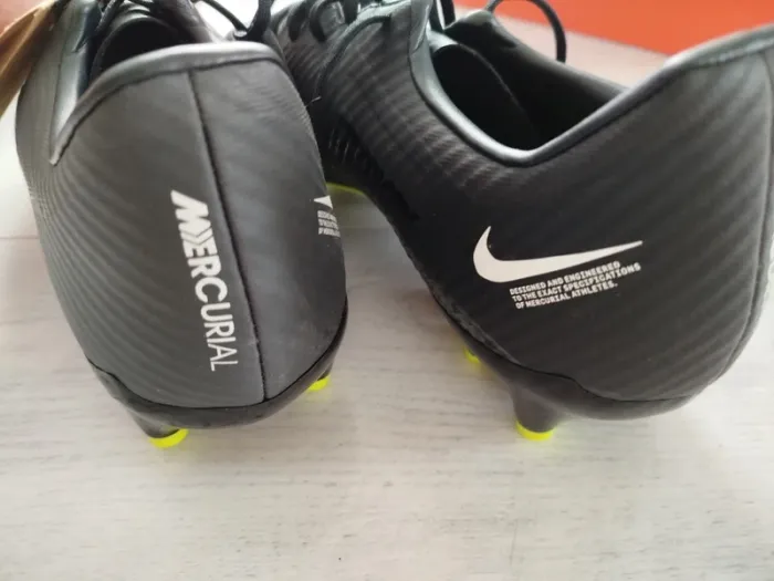 Crampons Nike zoom neufs - photo numéro 5