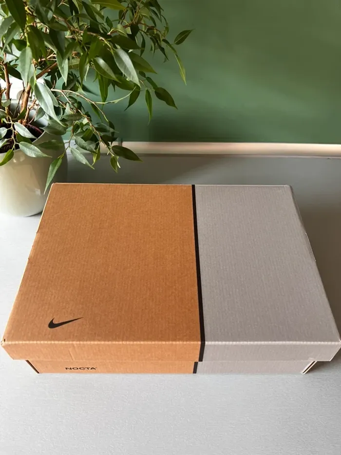 Nike × NOCTA Glide “Black / Iron Grey / University Gold” - photo numéro 15