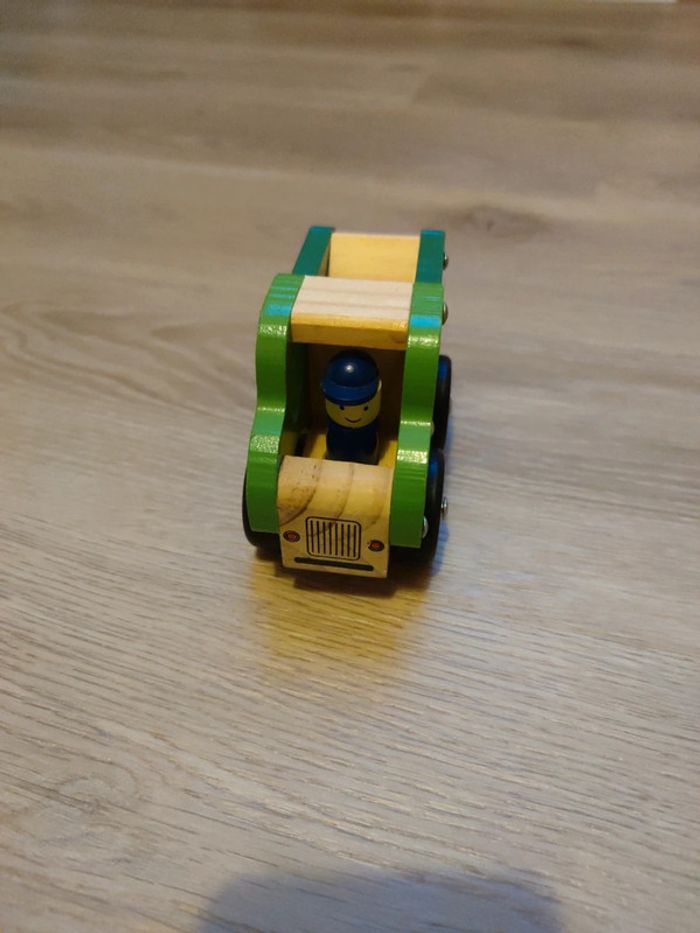 Petit camion poubelle en bois - photo numéro 2