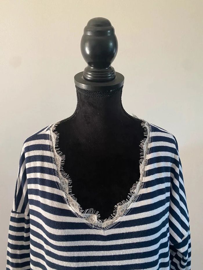 Pull Marinière en maille blanche et marine à rayures taille M - photo numéro 2