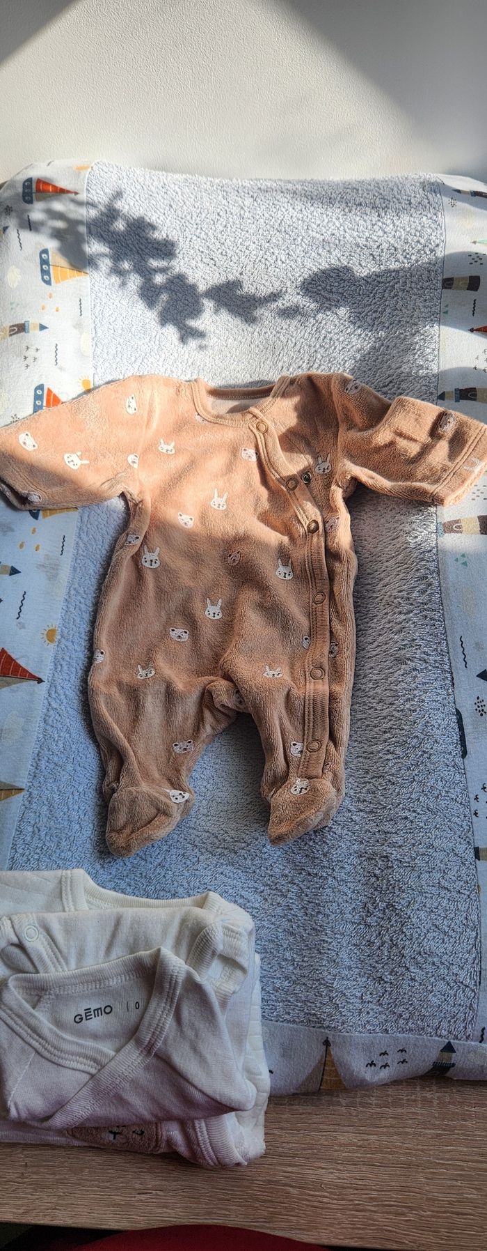 Vend 2 pyjamas - photo numéro 2