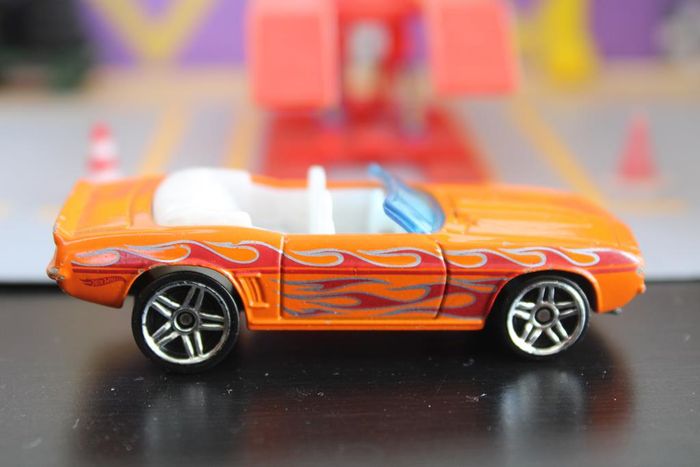 Hot wheels Chevrolet Camaro convertible 69 - photo numéro 6