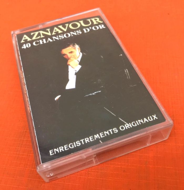 Cassette audio Charles Aznavour 40 Chansons d' or Enregistrements originaux (1994) Emi Music 8319874 - photo numéro 7