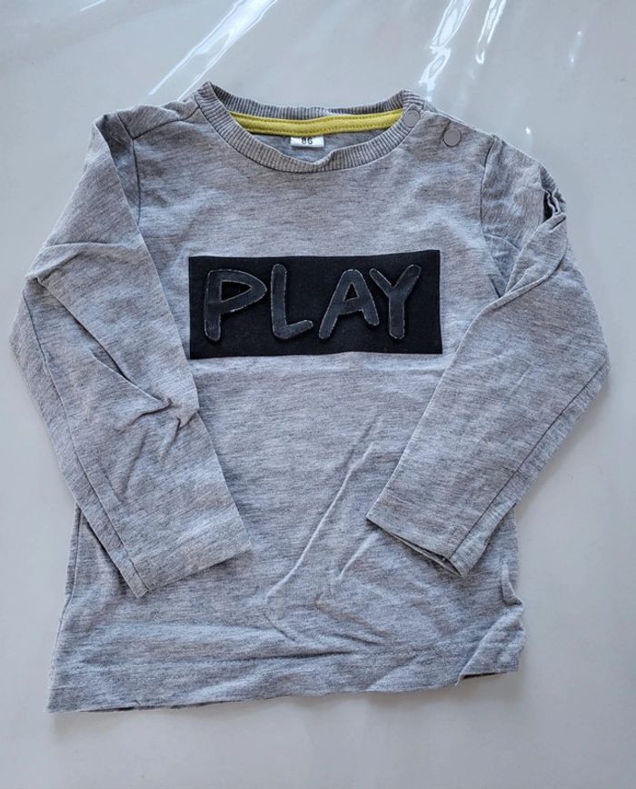 T-shirt Play taille 18 mois