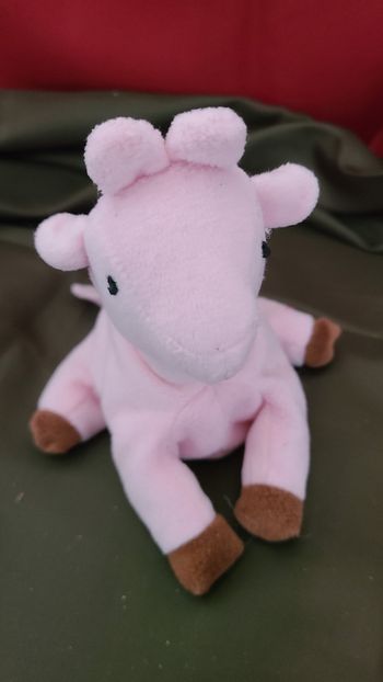 doudou girafe rose en velours gratte avec billes a l'interieur 17 cm marque protech design