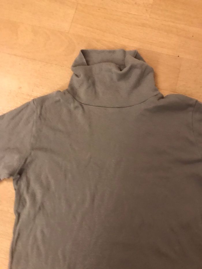 T-shirt col roulé taille 8 ans - photo numéro 2