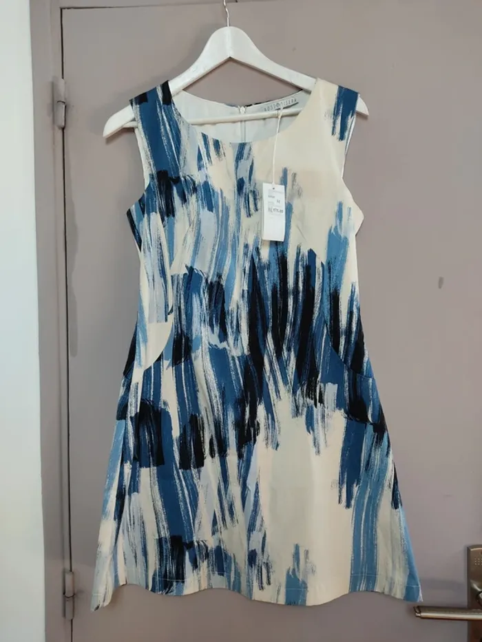 Robe mi-longue neuve M 38 style originale peinture art - photo numéro 2
