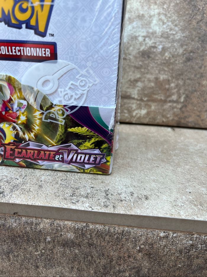 Display Pokémon ev1 écarlate et violet avec petit défaut de scellage - photo numéro 2