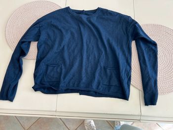 Pull femme avec boutons dans le dos