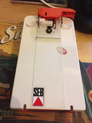 Ouvre boîte électrique de seb