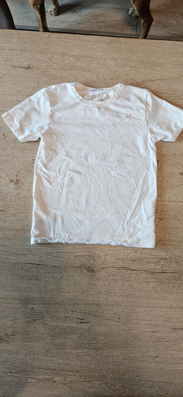 T shirt blanc tout simple, col rond, TQF, 7/8 ans, peu mis - photo numéro 3