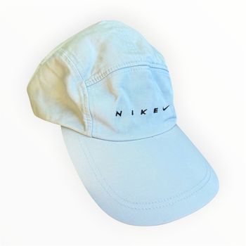 Casquette Nike vintage bleu pastel minimaliste streetwear Y2K