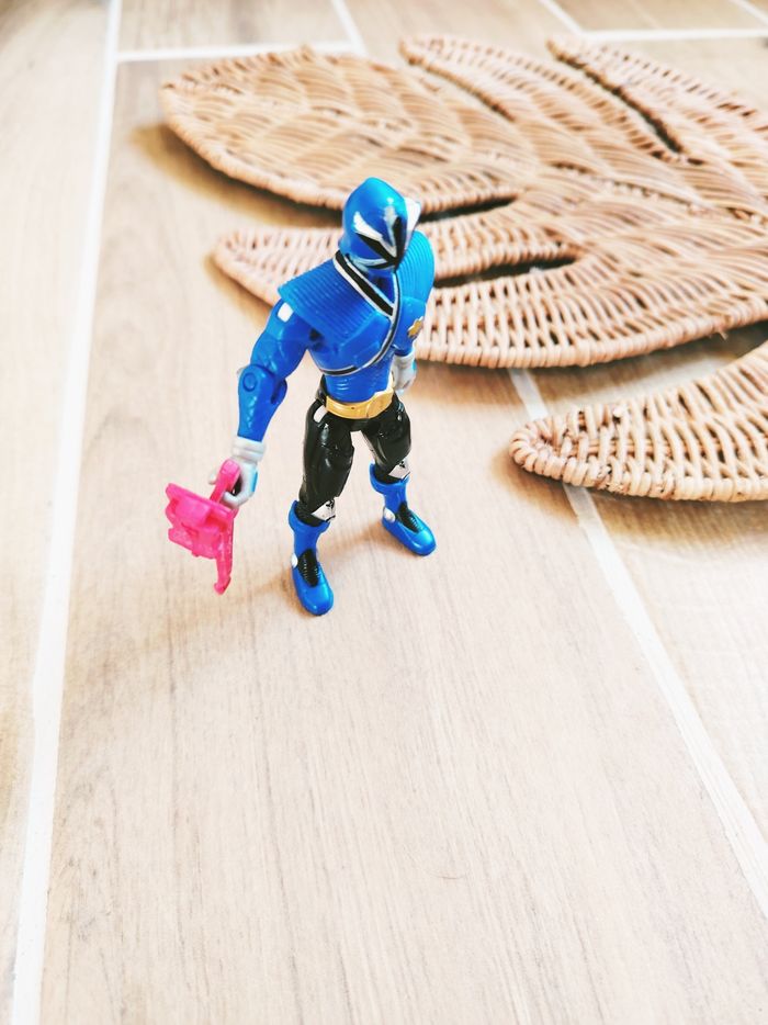 🙅 Power rangers Samurai figurine ranger bleu avec accessoire marque bandai - photo numéro 3