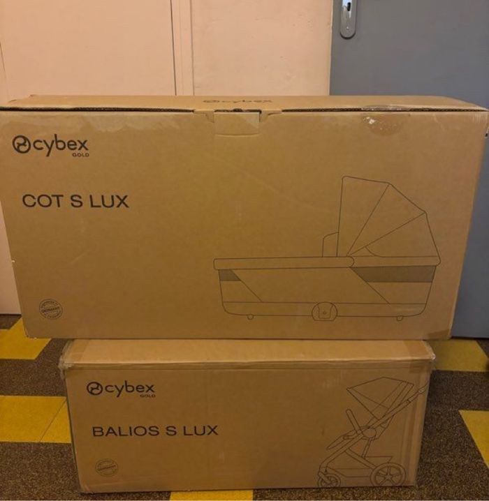 Lot poussette Cybex + nacelle Neuve