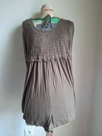 Combi-short kaki New in, effet smocke, léger et fluide, neuf, taille M