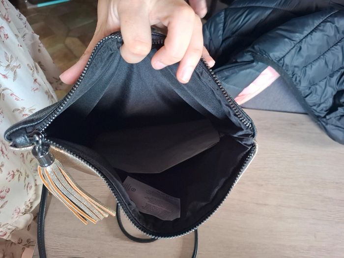 Sac bandoulière neuf jamais utilisé - photo numéro 5