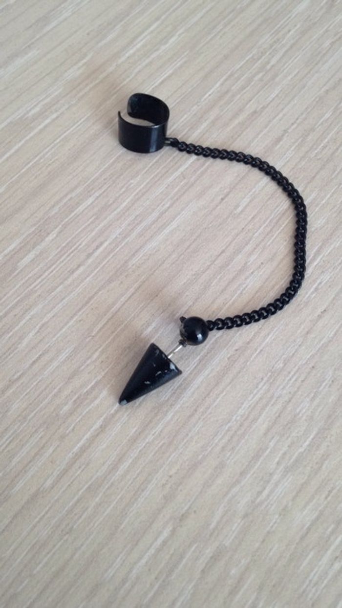 Boucle d'oreille à pique chaînette