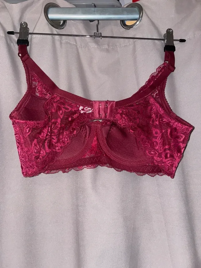 Soutien gorge neuf - photo numéro 4