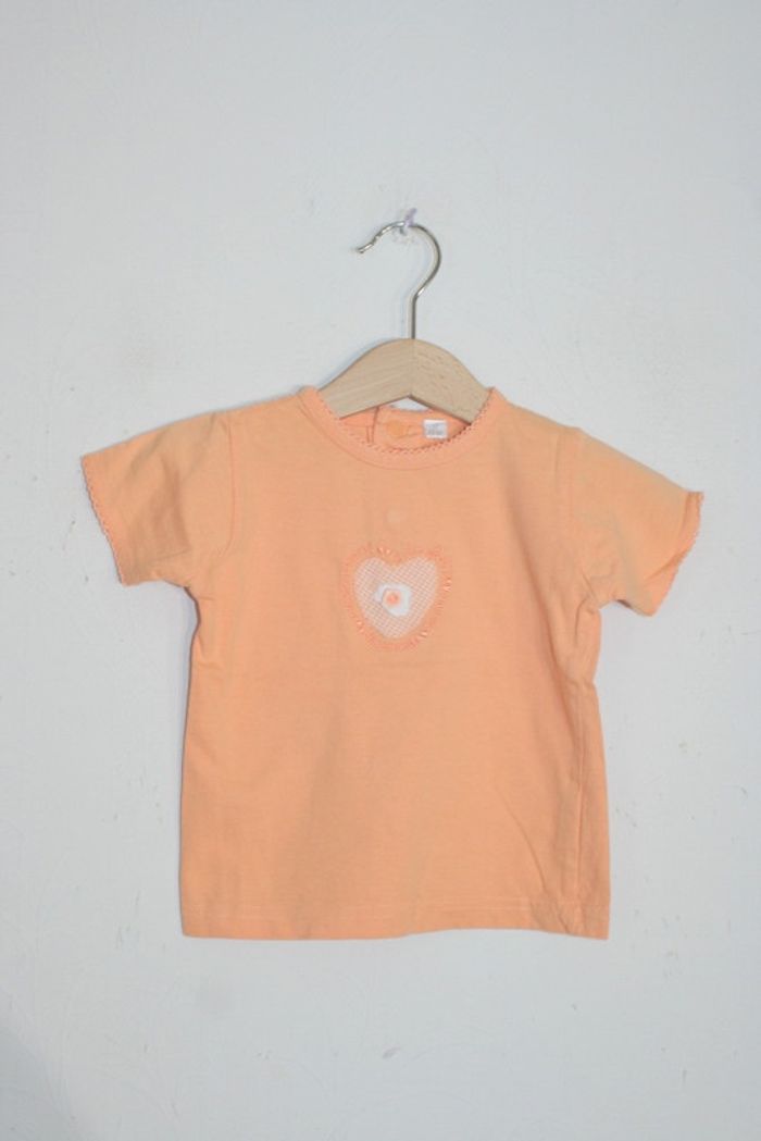 Tee-shirt abricot manches courtes taille 12 mois