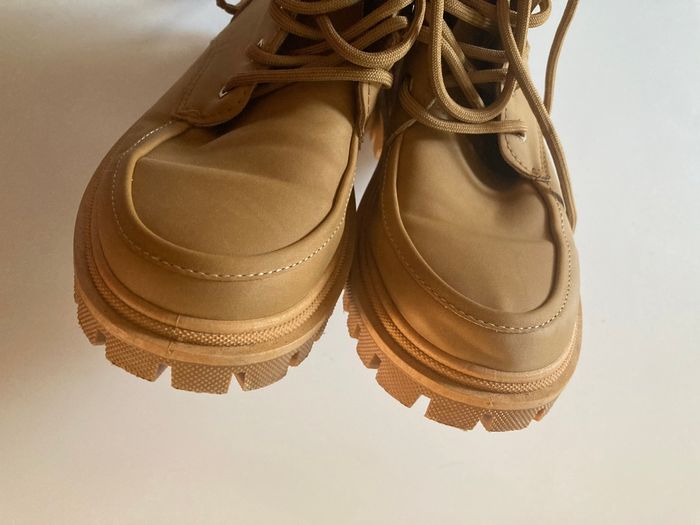 Chaussures à lacets PARFAIT ÉTAT pour femme taille 36 couleur camel - photo numéro 3