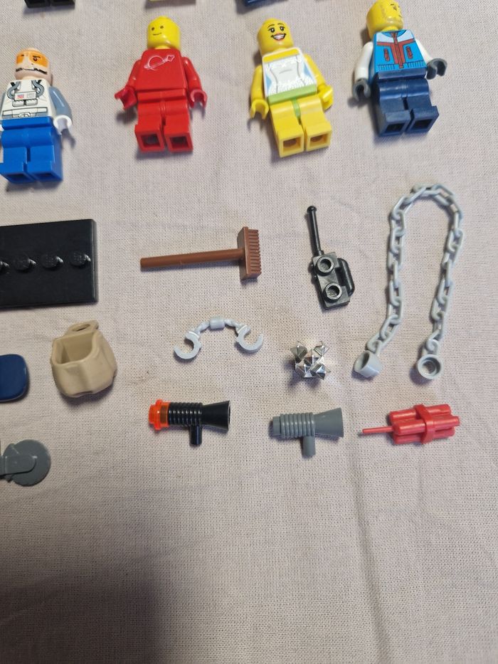 Lot figurines lego + accessoires (3) - photo numéro 6