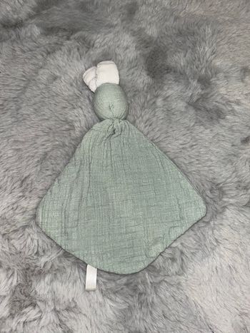 Petit doudou lapin - Modèle unique - Fait main