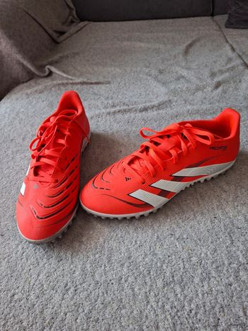 Crampon predator rouge 45 1/3