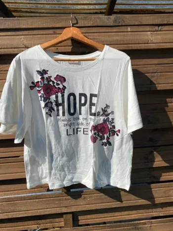 TEE shirt
