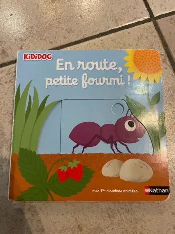 Livre bébé En route petite fourmi