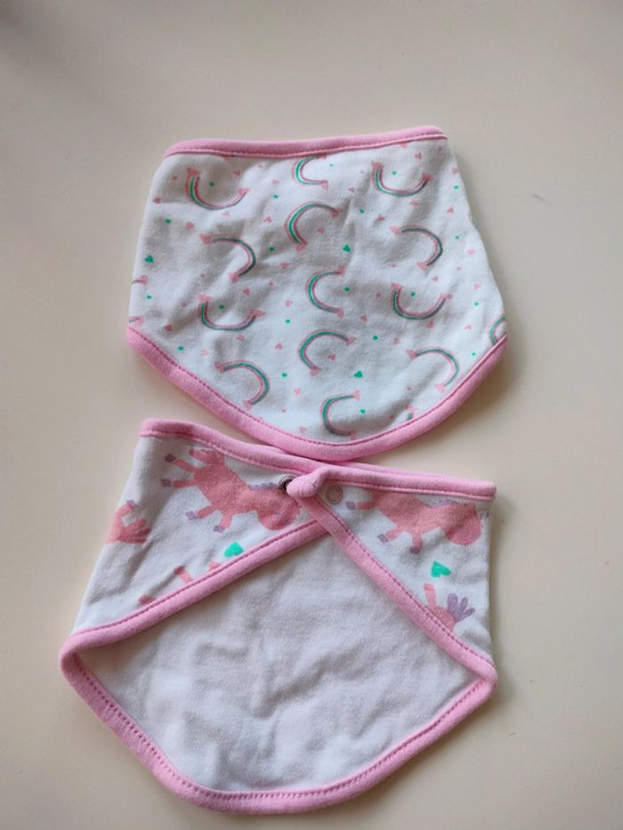 Lot deux bavoirs triangle bébé fille - photo numéro 3