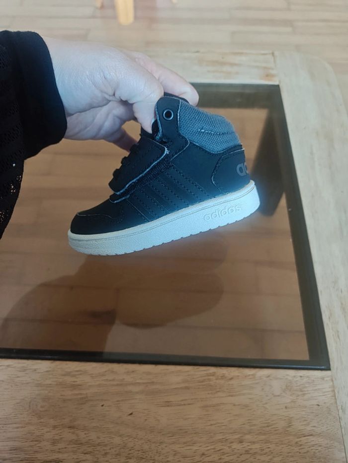 Baskets Adidas mixte p.21 - photo numéro 3