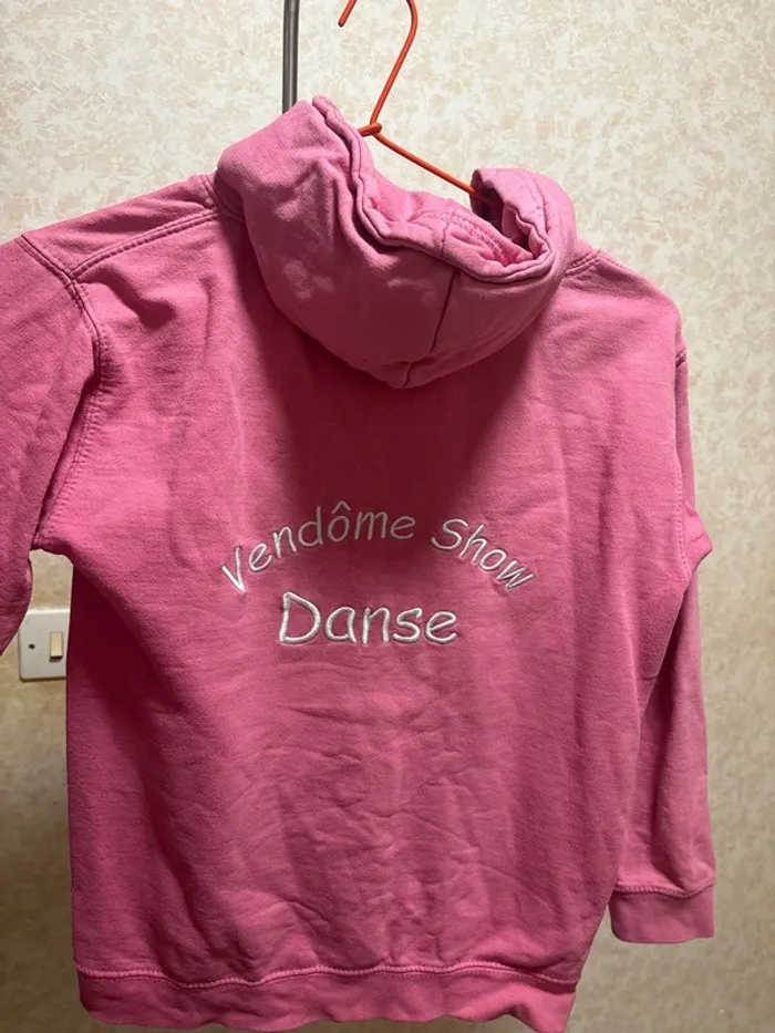 Pull à capuche taille 9-11ans marque vendome show danse - photo numéro 3
