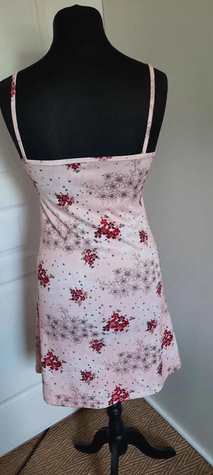 Robe fleurie d'été à bretelles - photo numéro 3