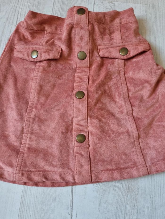 Jupe courte - photo numéro 2