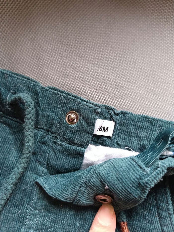 Pantalon velours vert 🦕 Taille 6 mois - photo numéro 6