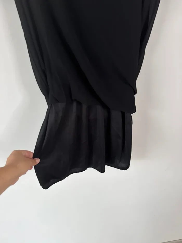 👗Maginifique robe noir légère - taille 40 - très bon état - photo numéro 6